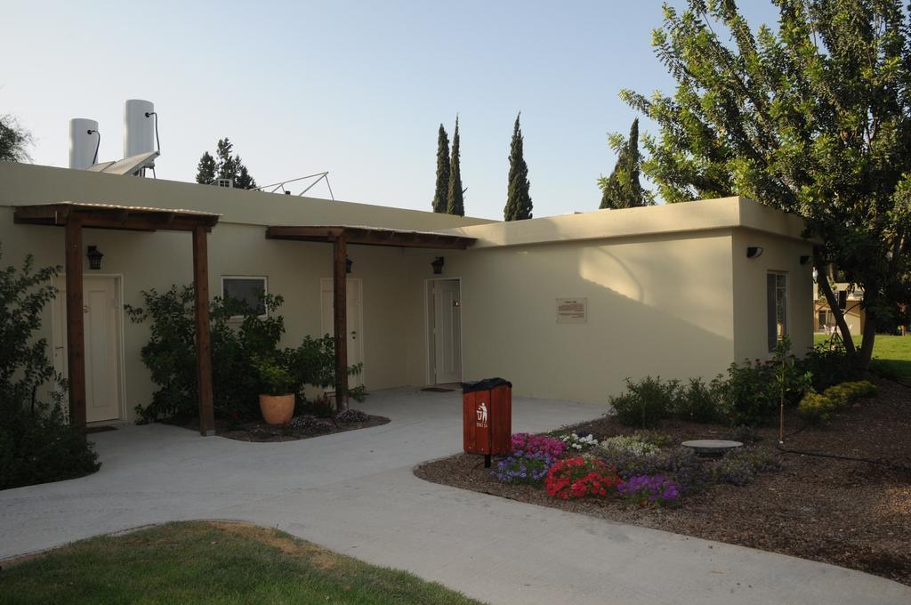 Kibbutz Tiratzvi - Country Lodging Tirat Zevi Dış mekan fotoğraf